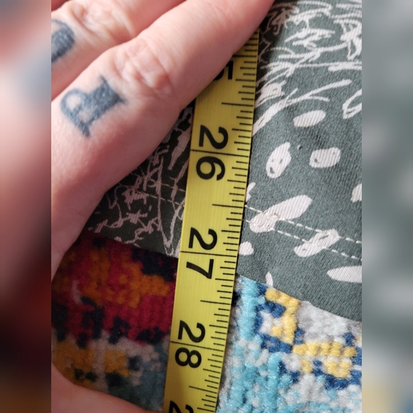 FREE W BUNDLE Colcci printed tank top - Picture 7 of 10